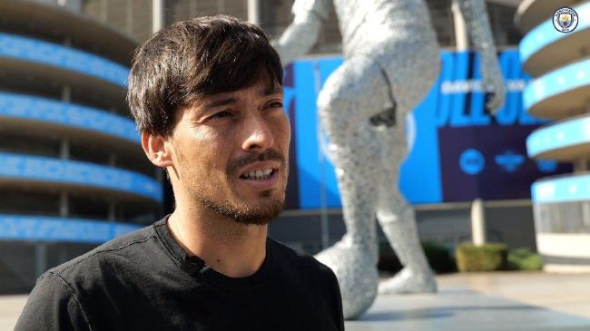 男男撅着屁股在宿舍被调教sp
